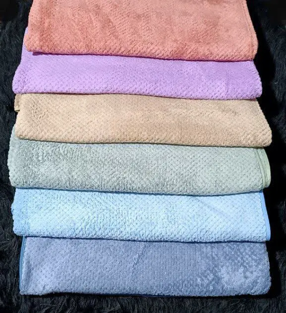 حوله حمام خیلیییی بزرگ😄
