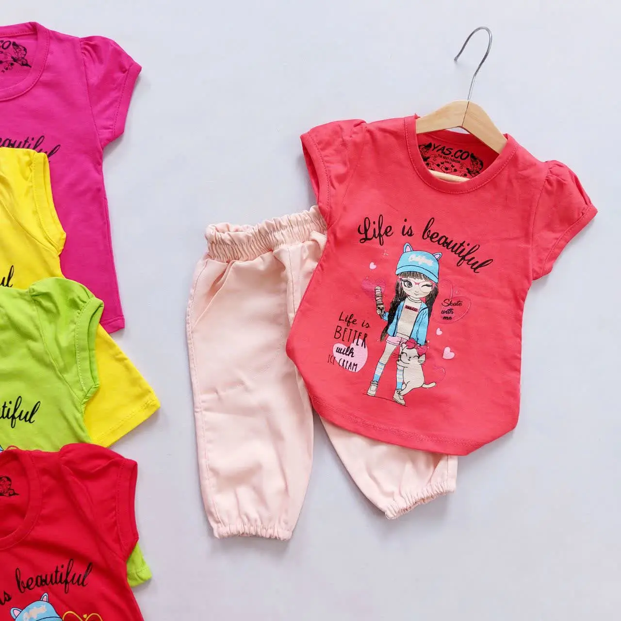 تیشرت شلوارک کتان دختر و گربه 😍
