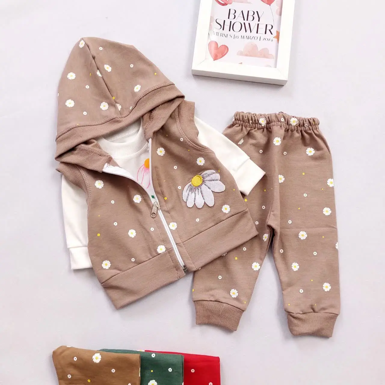 سه تیکه سویشرتی گل بابونه
