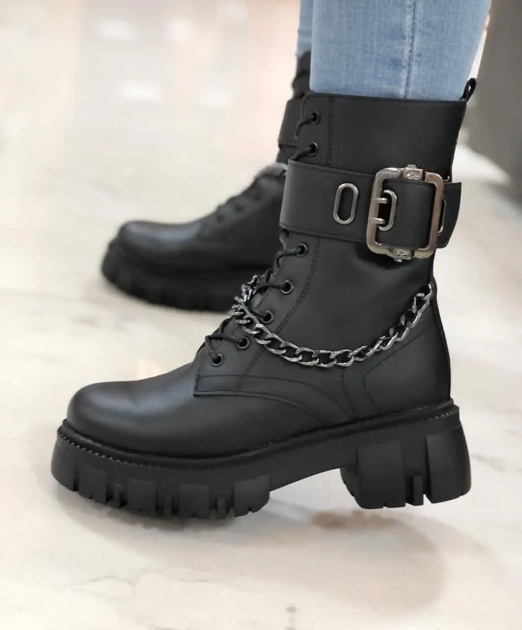 پاییز و زمستون امسال رو با بوت و نیم بوت‌های قرتی بترکون👠
