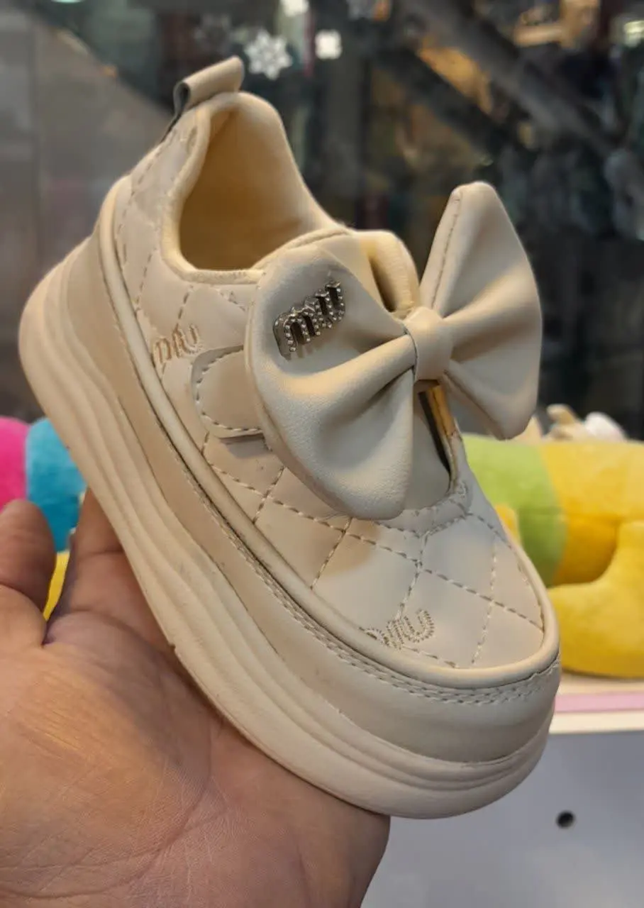 کتونی عروسکی زیبا کرم رنگ🦸‍♀ 
