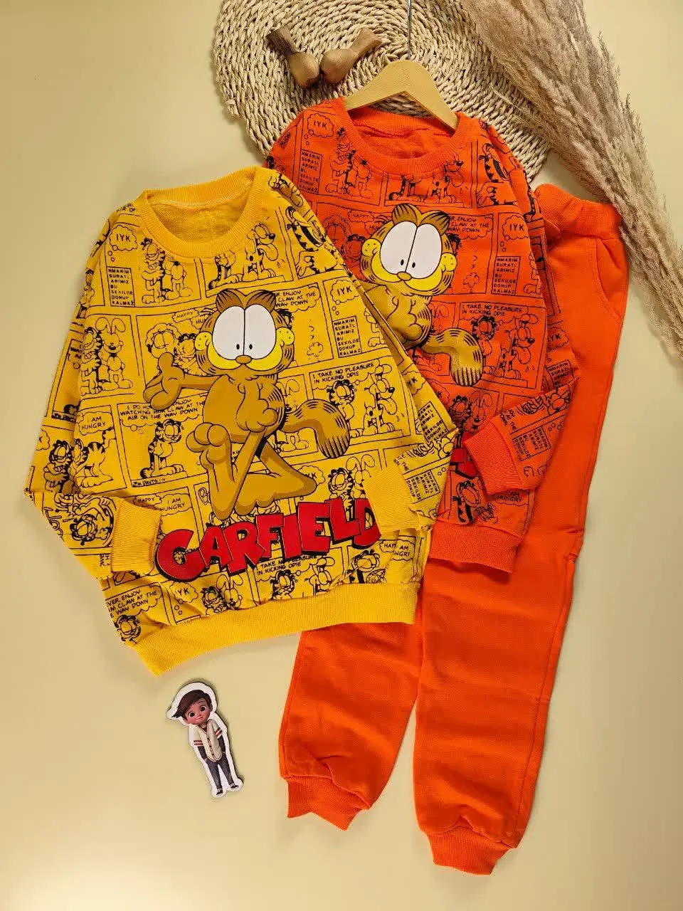 بلوز شلوار گارفیلد Hungry
