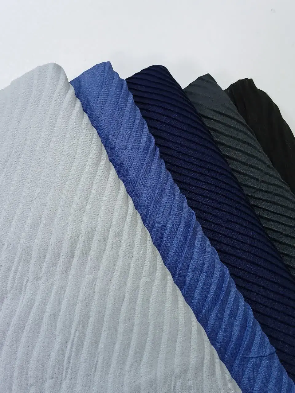 🌸🌱 شال پلیسه نخی بهاره
