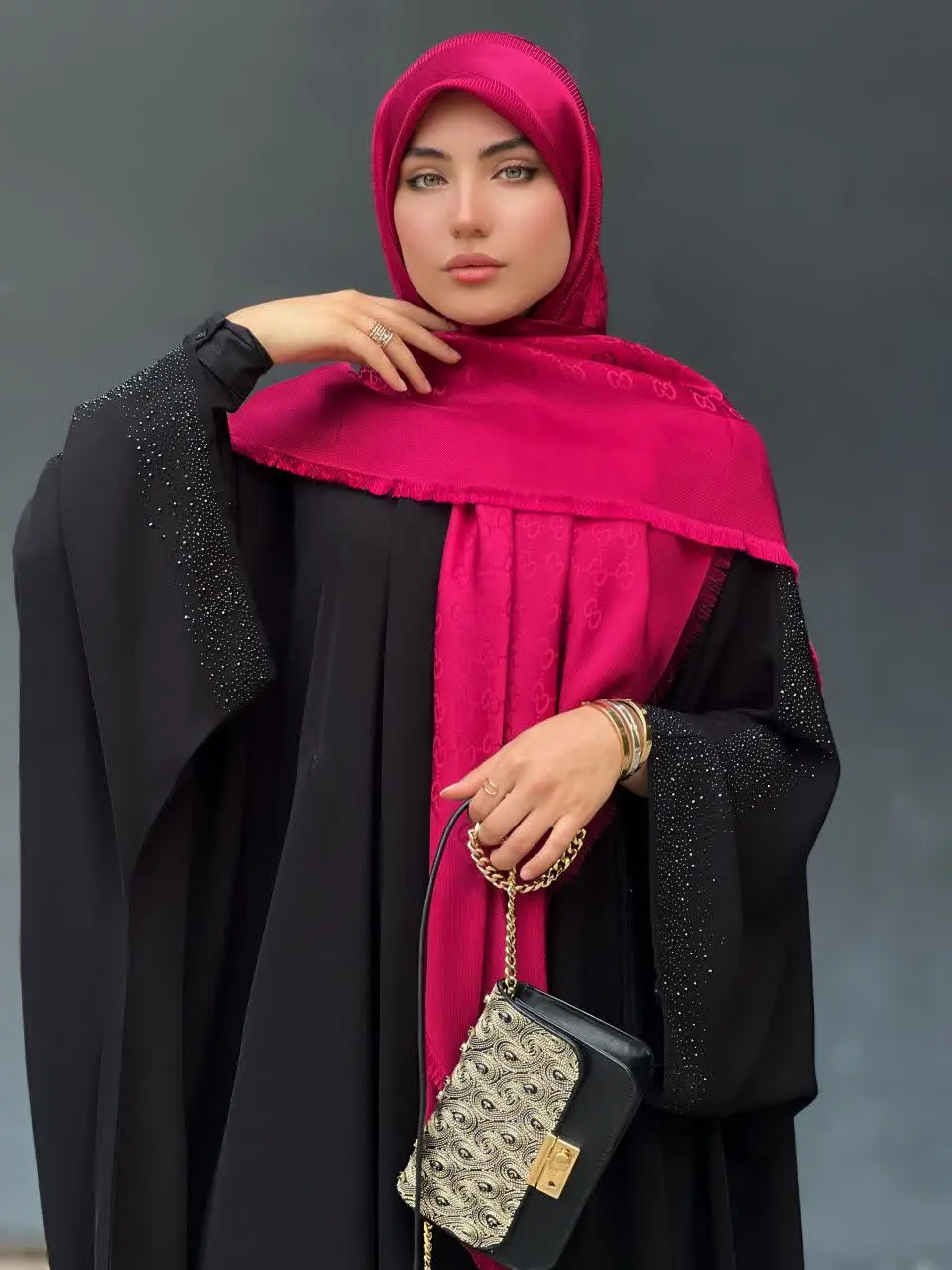 آستین دارای دکمه میباشد برا...