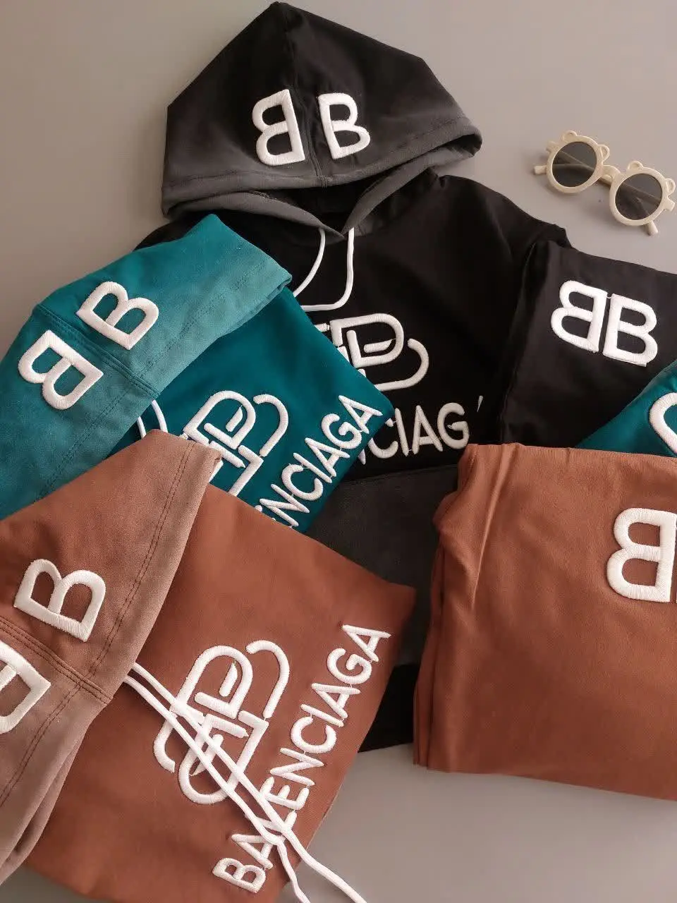 🖌️رنگ بندی: سبز و قهوه ای و...