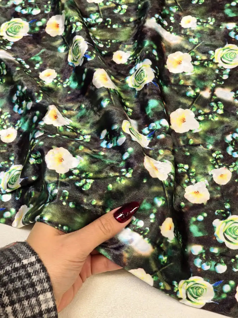 📍مخمل آینه‌ای طرحدار
