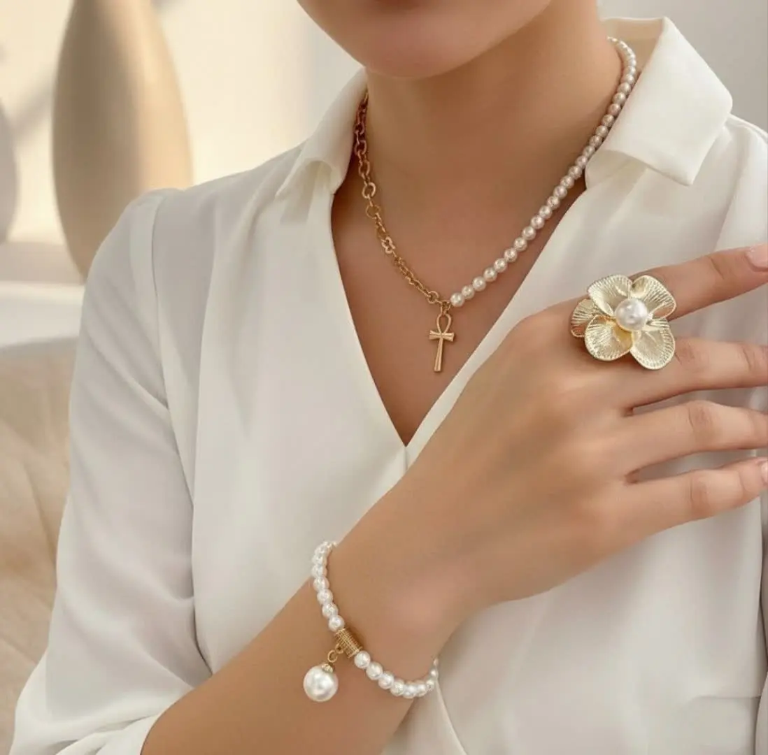 ست گردنبند، دستبند و انگشتر...