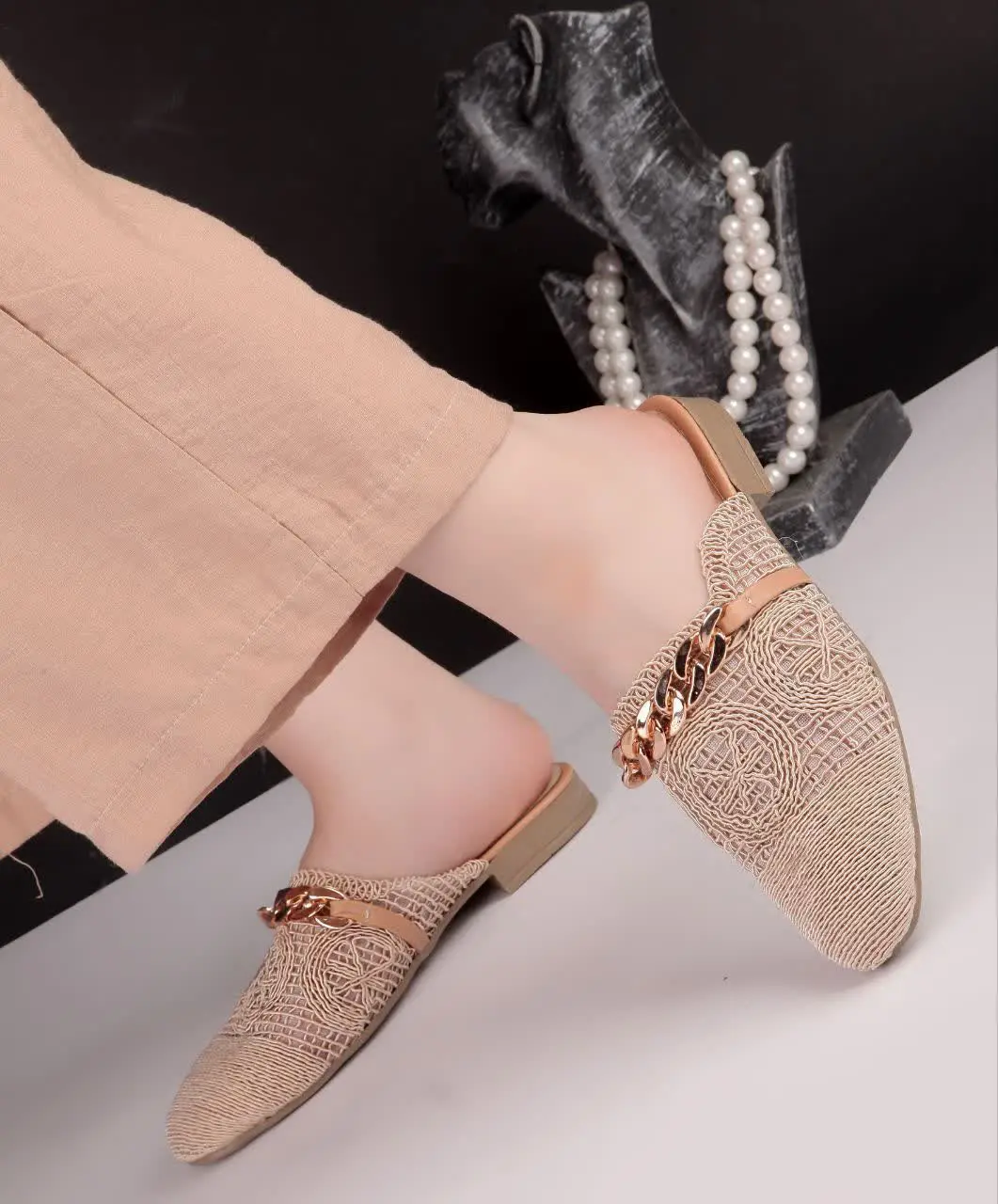 صندل گیپور جدید در سه رنگ مشکی، سفید و کرم، سبک و راحت، با کیفیت
