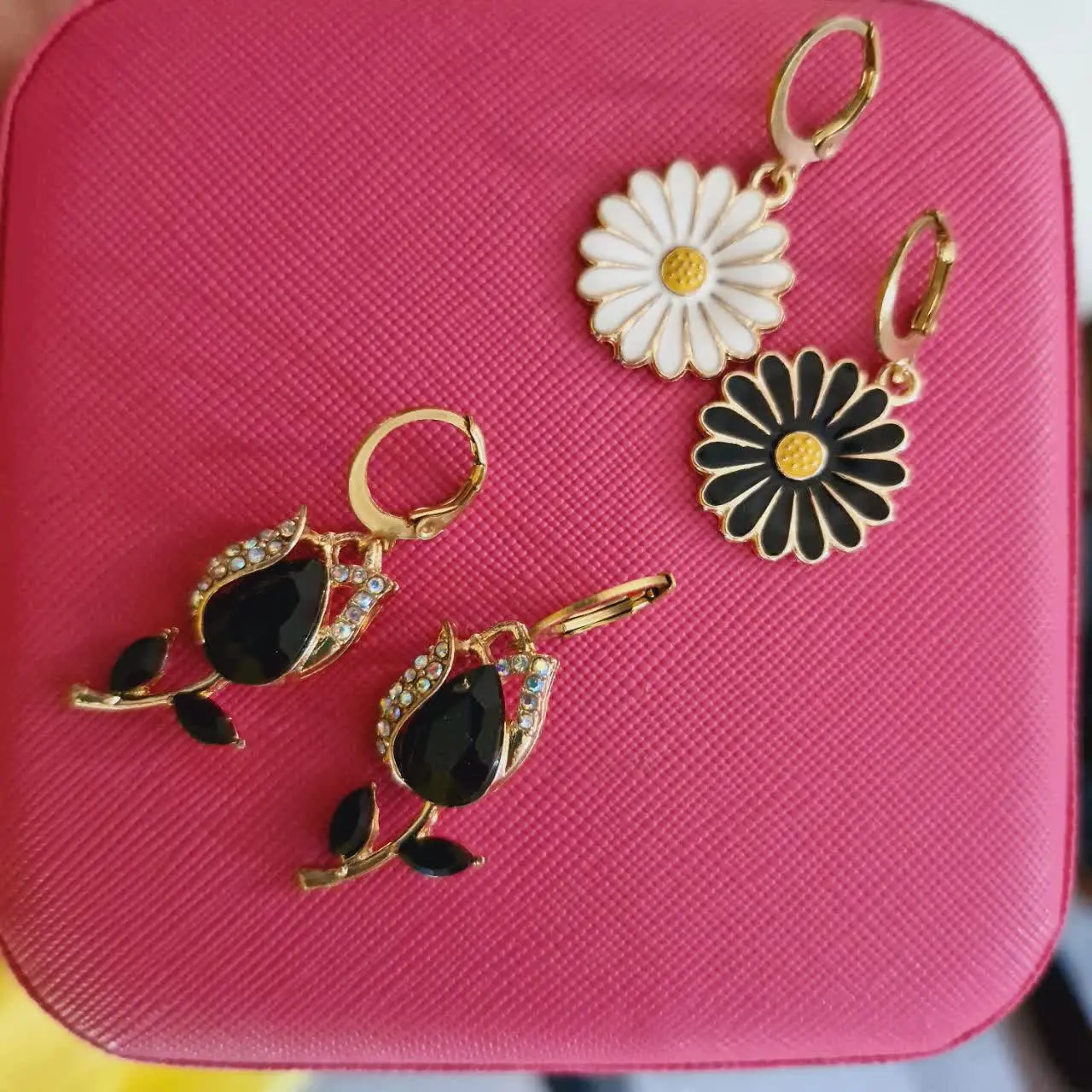 گوشواره یهوووییی میچسبه😁
