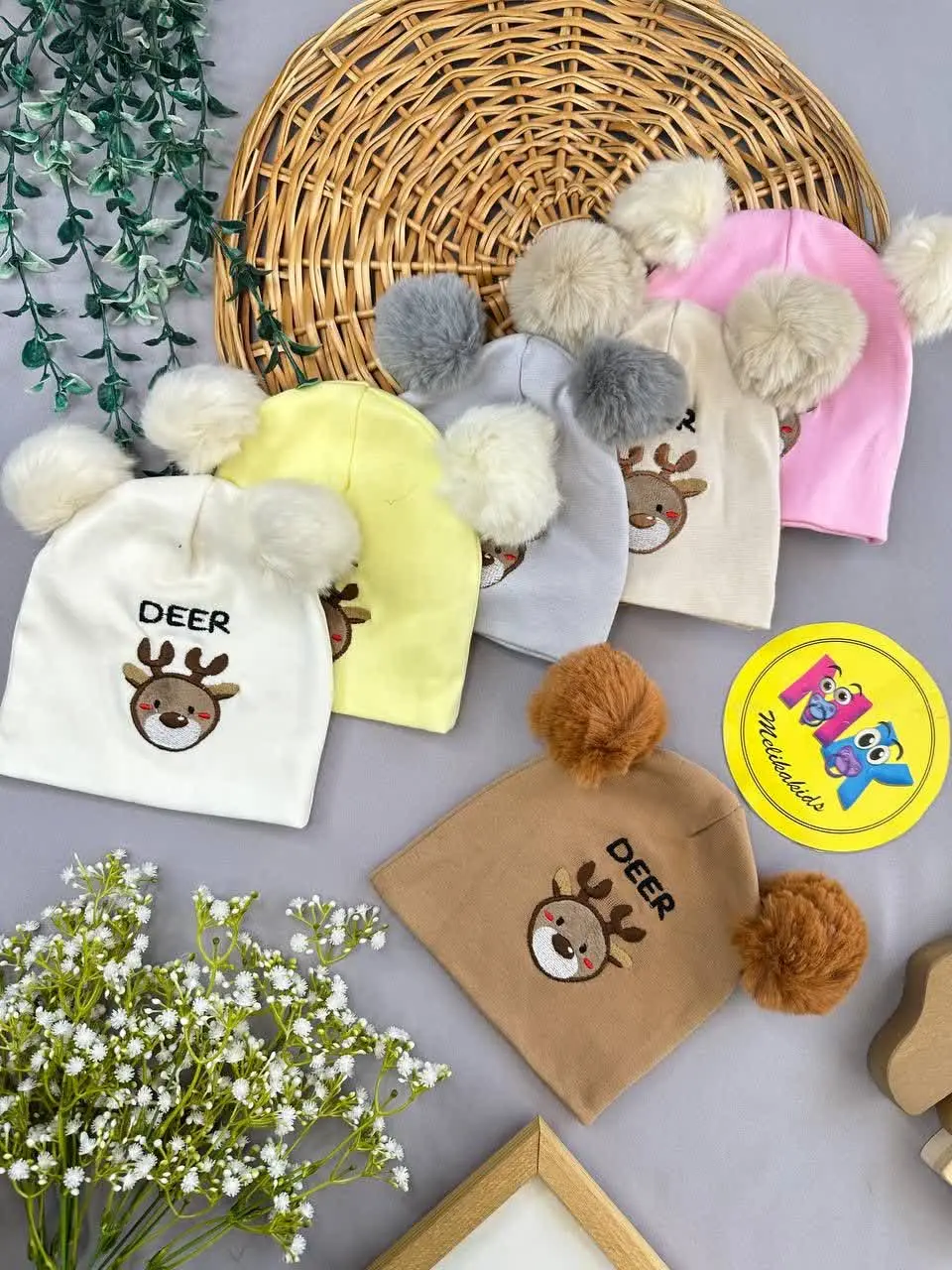 کلاه تریکو پوم پوم طرح گوزن...