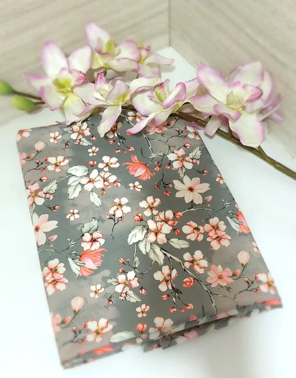 پارچه‌ای که طرح و رنگ بهاریش دل همه رو میبره🥰🌱
