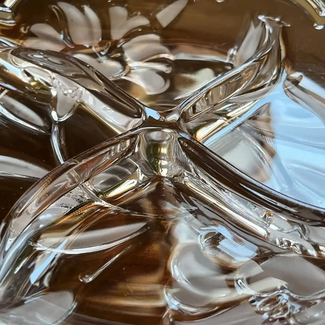 ظرف تقسیم گل لیلیوم‌ ژاپن قطر ۲۳
