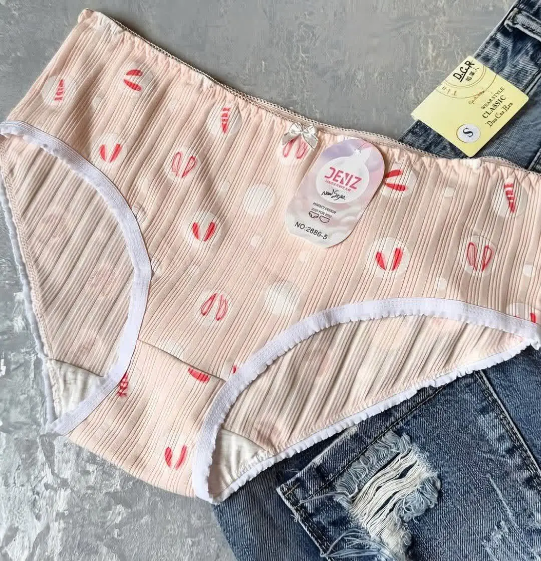 شورت عروسکی از برند معتبر د...