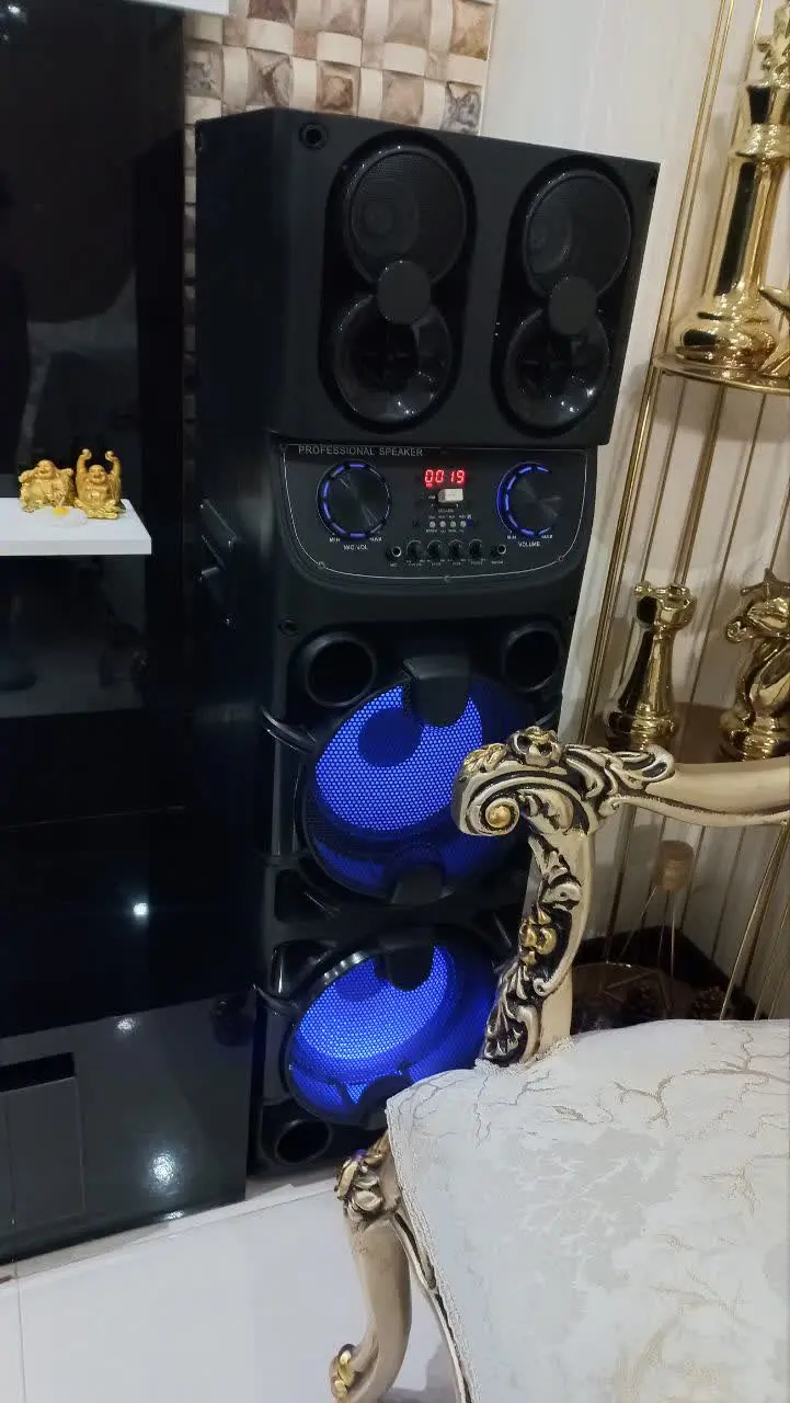 سینماخانواده نونو همه چی داره بلندگو بلوتوثو کنترل و …
