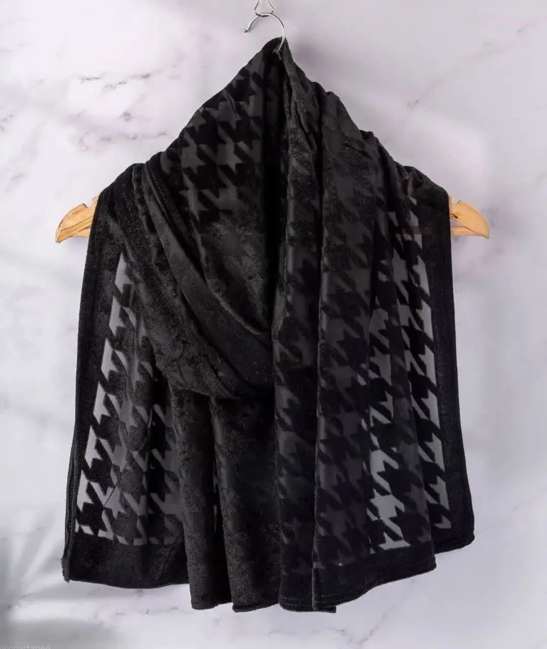 شال حریر مخمل
