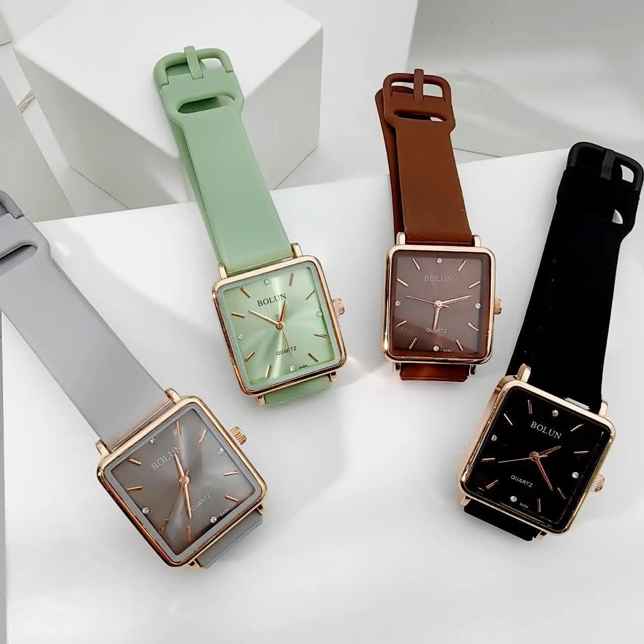 #ساعت بند سیلیکونی کد ۱۲۳۱
