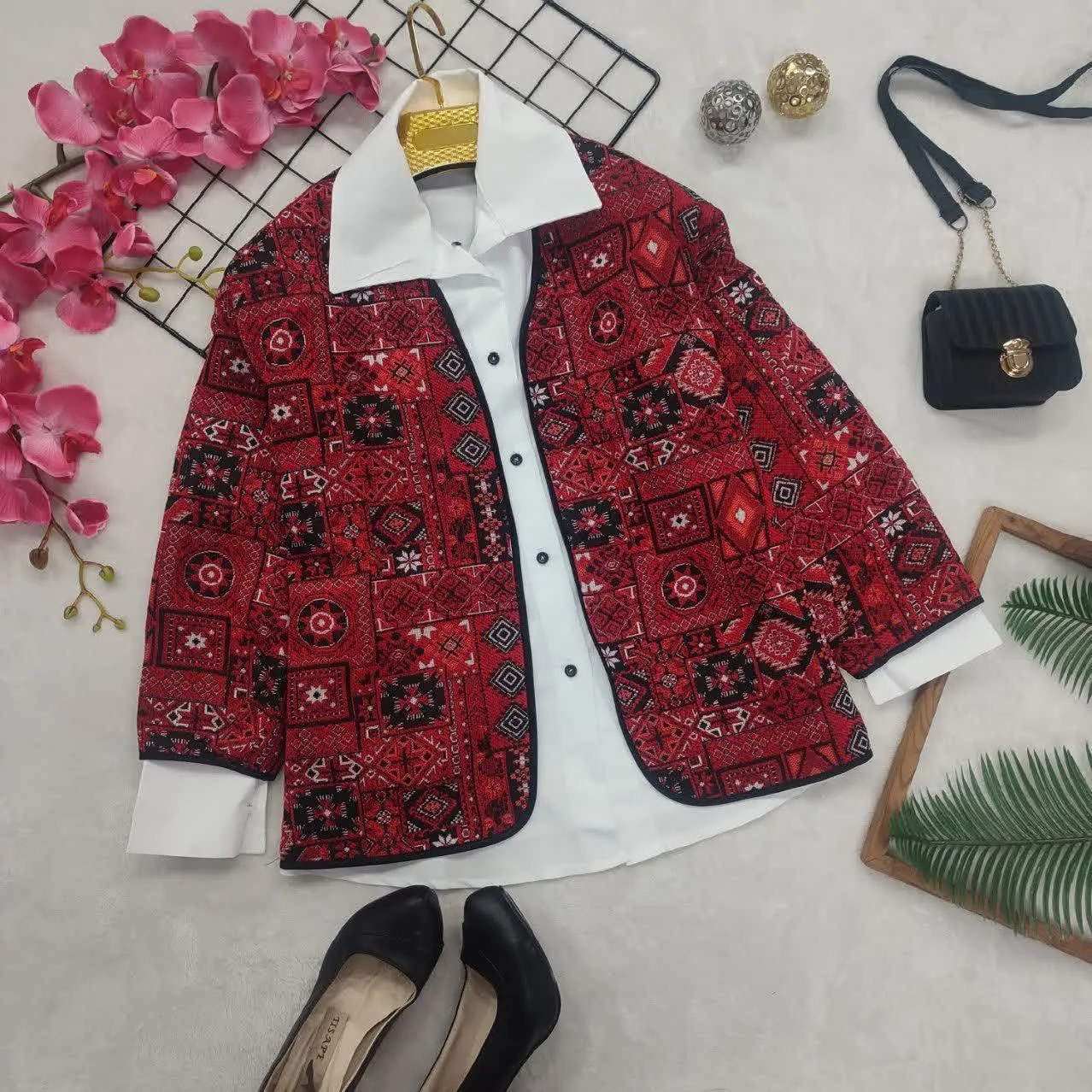 🍁 نام: مانتو کتی گیلدخت
