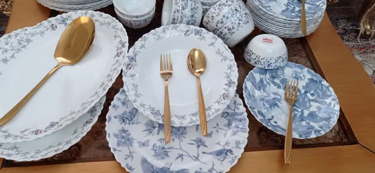 سرویس آرکوپال ۱۲ نفره قلم ای طرح ترکیبی گنجشک و پروانه نو و اک مناسب جهاز شامل 
