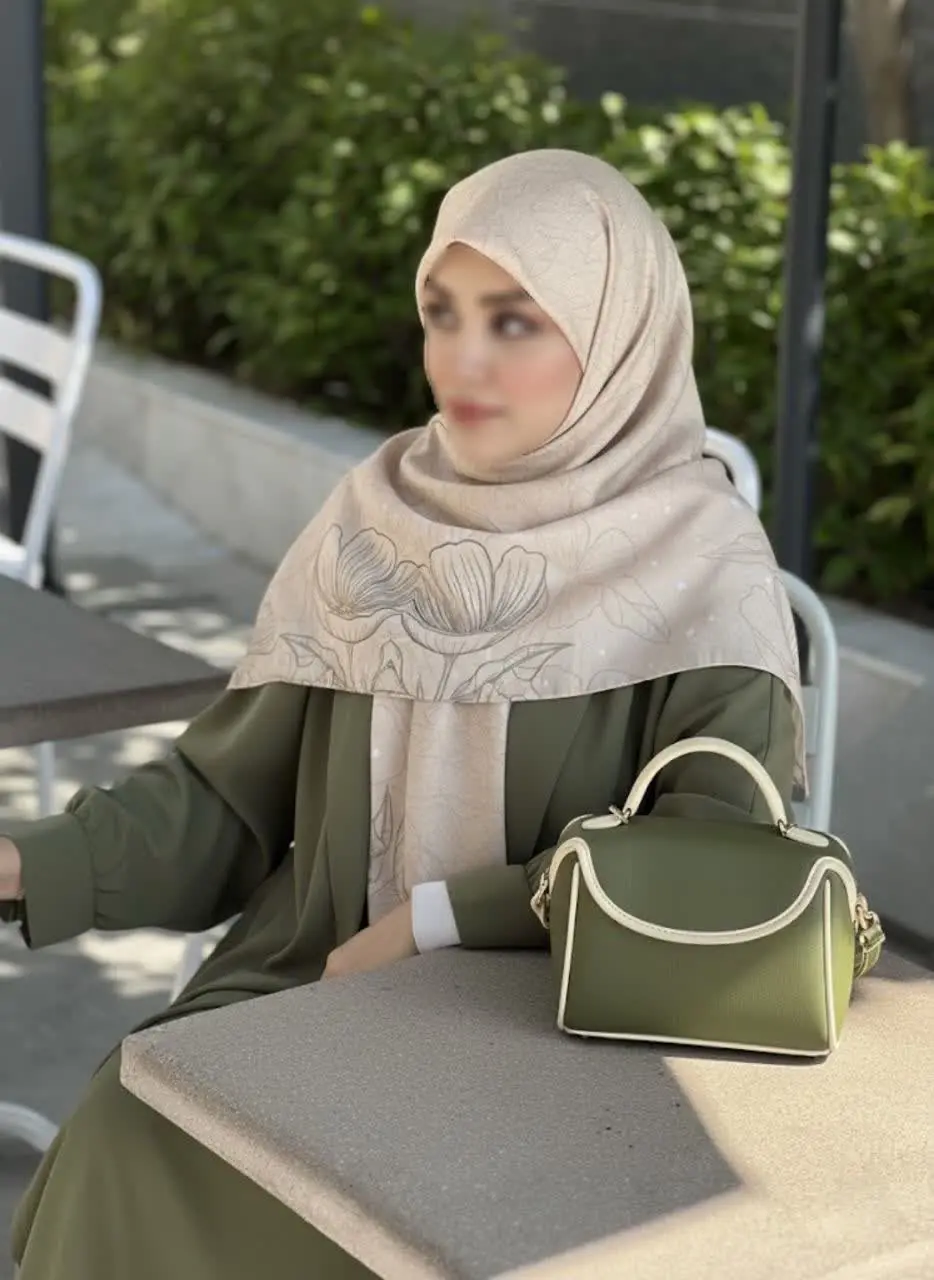 طرح های ظریف گل، گویی با قل...