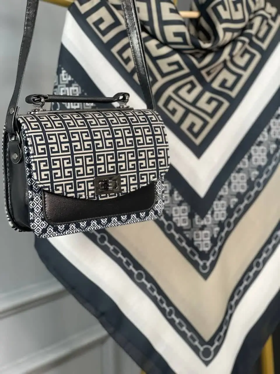 ✨️وقتی کیف و روسری اینقدر ب...