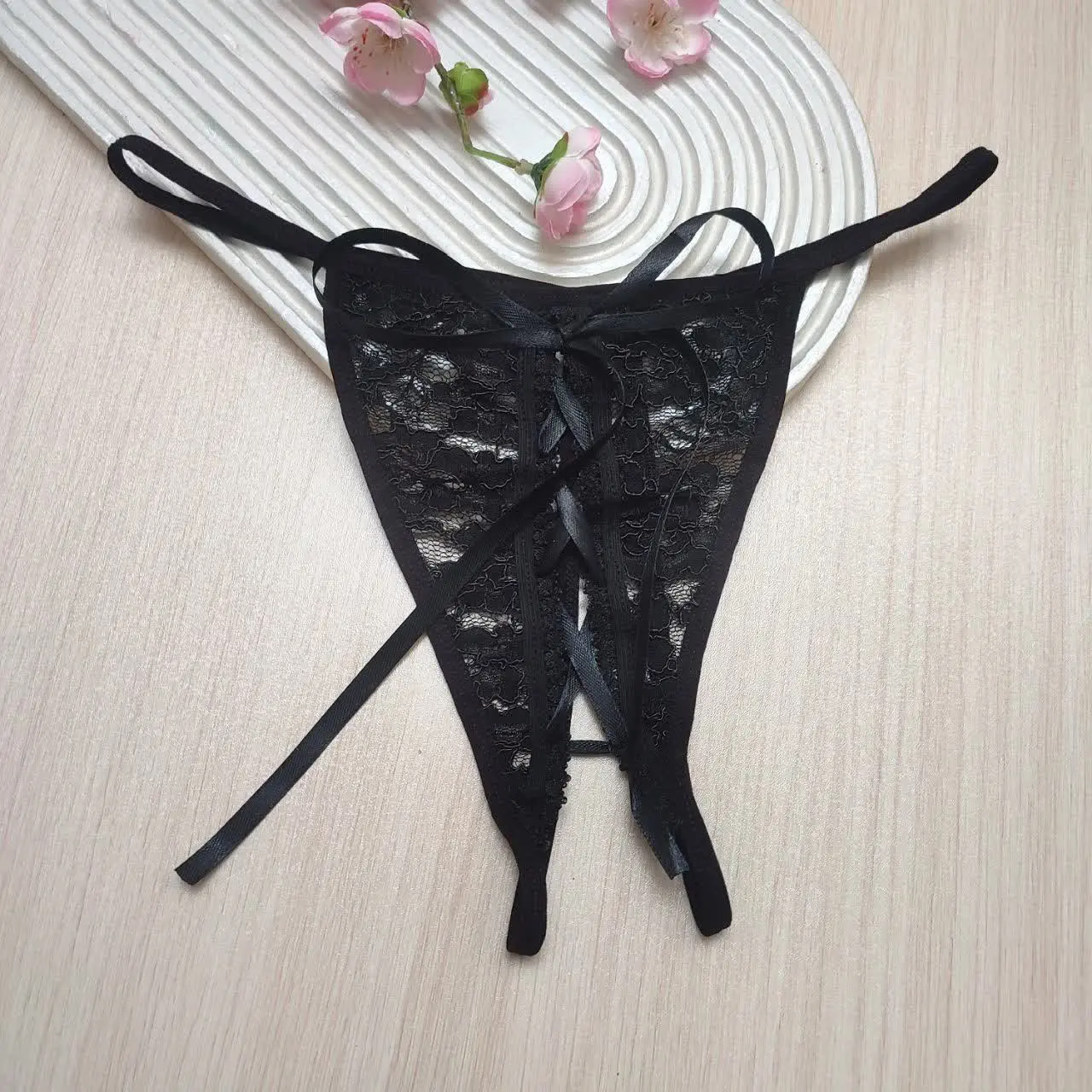 فیلمو ببینی متوجه جزئیاتش میشی 🙃
