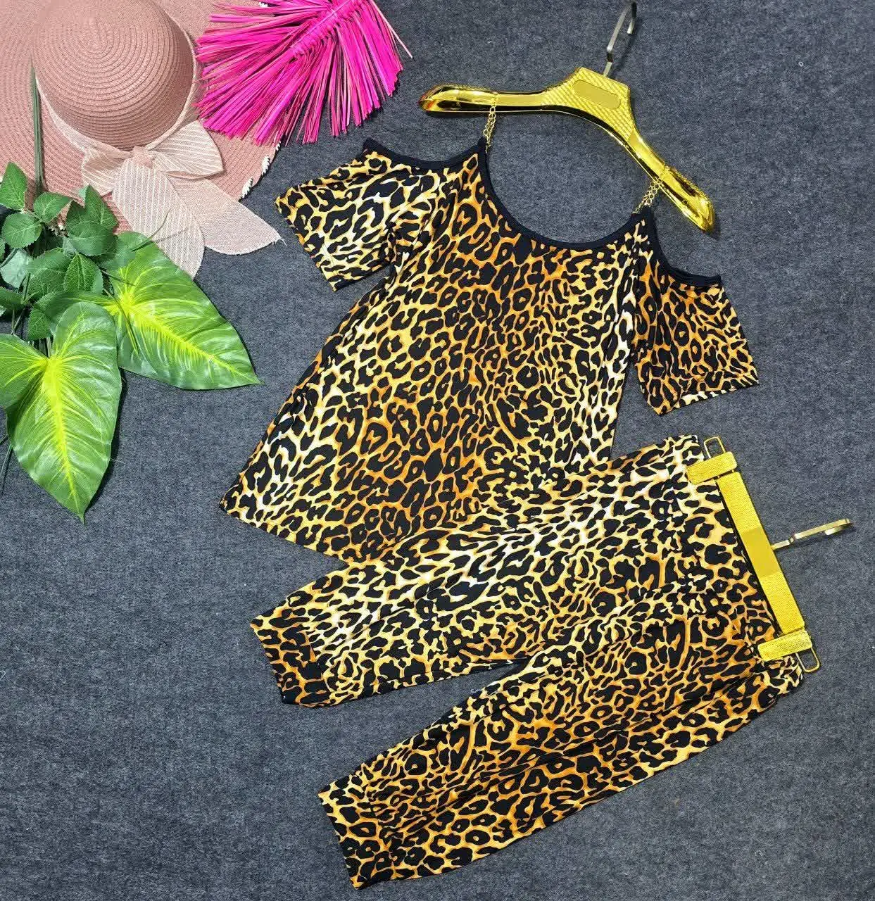 👚نام: تاپ شلوارک سرشونه باز
