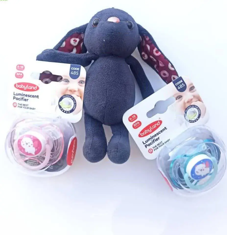 📍این مدل پستونک ارتودنسی هست و برای دندان بچه‌ها بسیار مناسب است و باعث میشه دندان‌ها در آینده کج یا جلو نیاد و شکل بدی نگیرن. 
