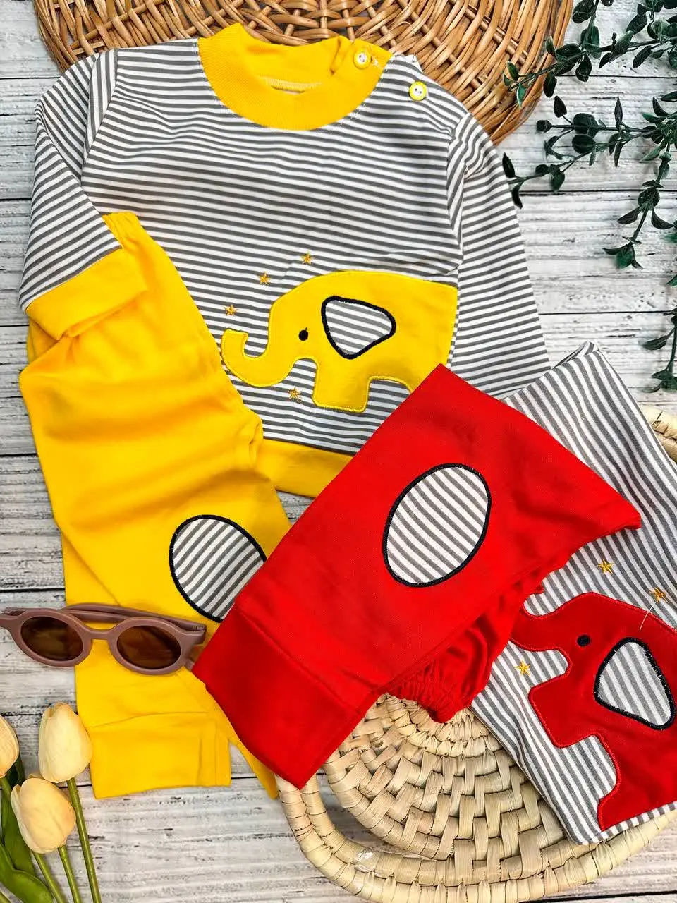 بلوز شلوار فیل فانتزی راه راه نوزادی و کودک کد ۱۷۳۱۲۸ 
