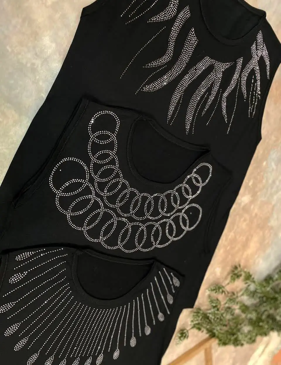 تاپ حلقه‌ای نگین دار 💞
