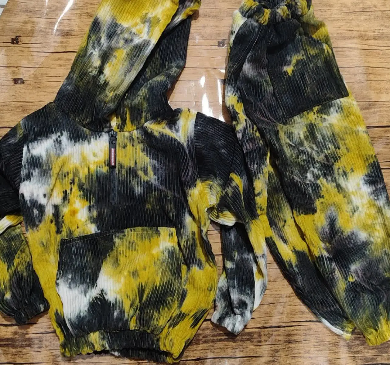 موجودی فقط یک عدد سایز ۴۰
