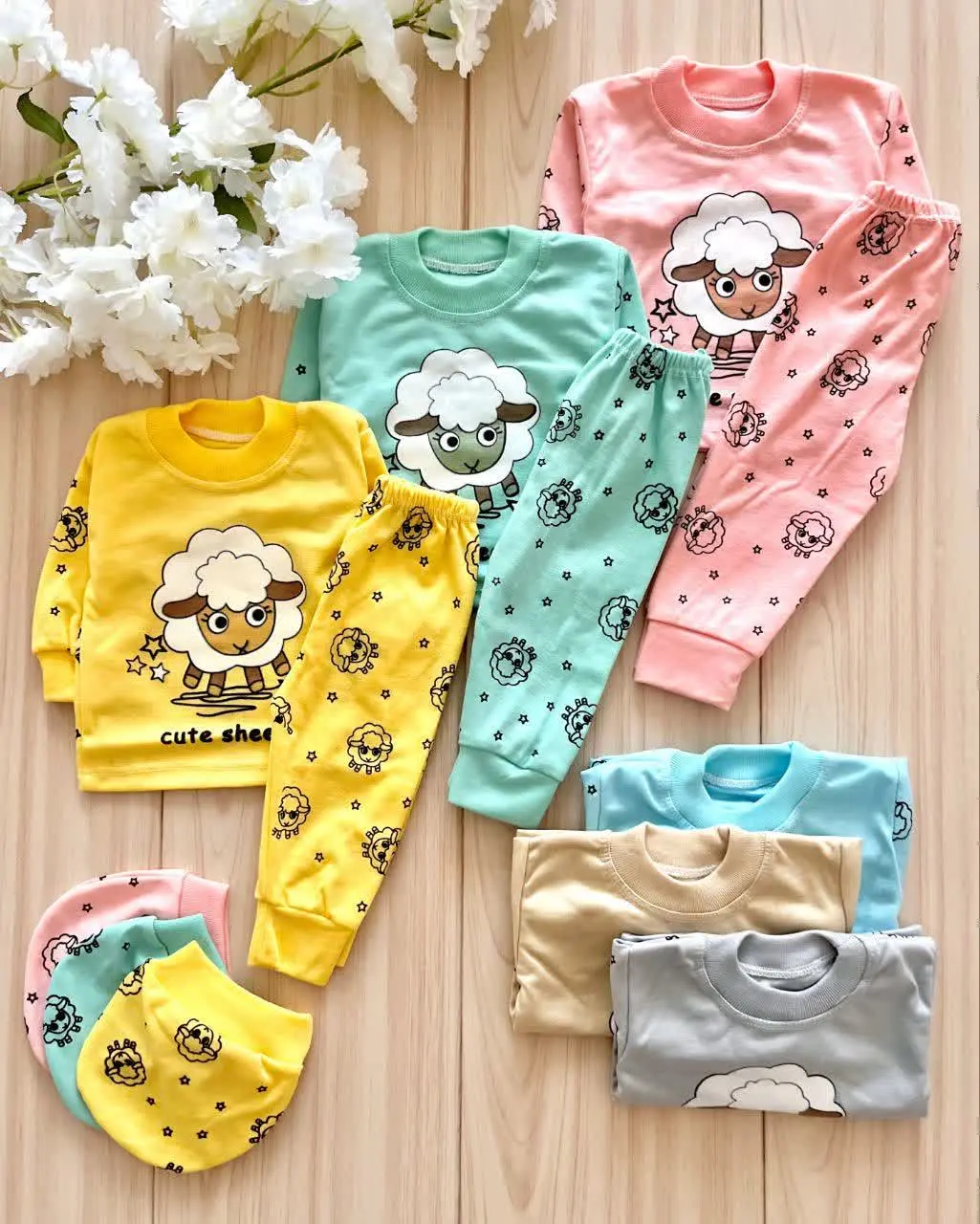 لباس بچه گانه سه تیکه بره ناقلا
