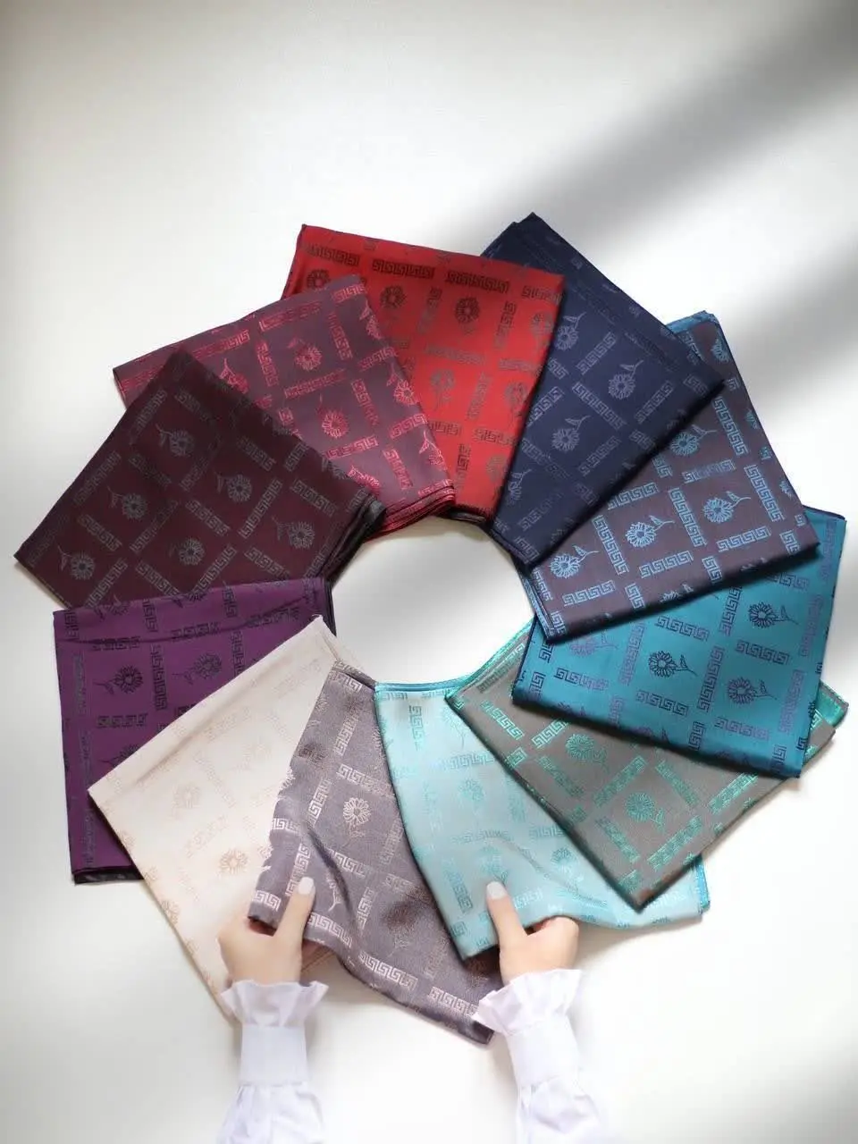 #روسری_ابریشم دورو طرح فندی
