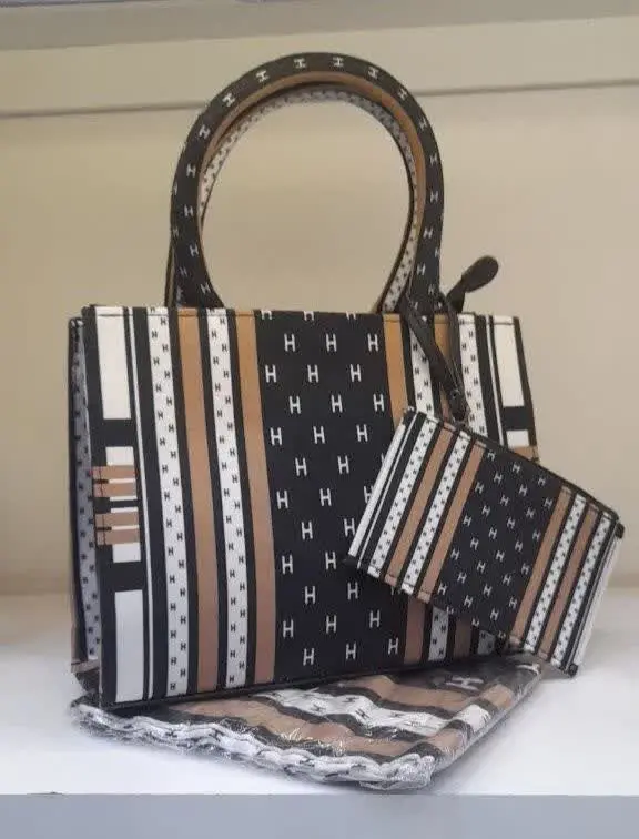 این مدل جاموبایلی هم داره 
