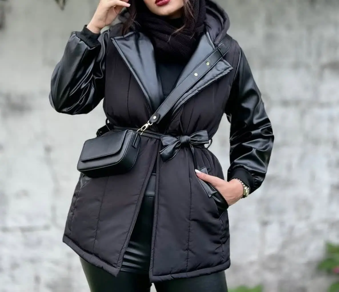 کاپشن مونیکا