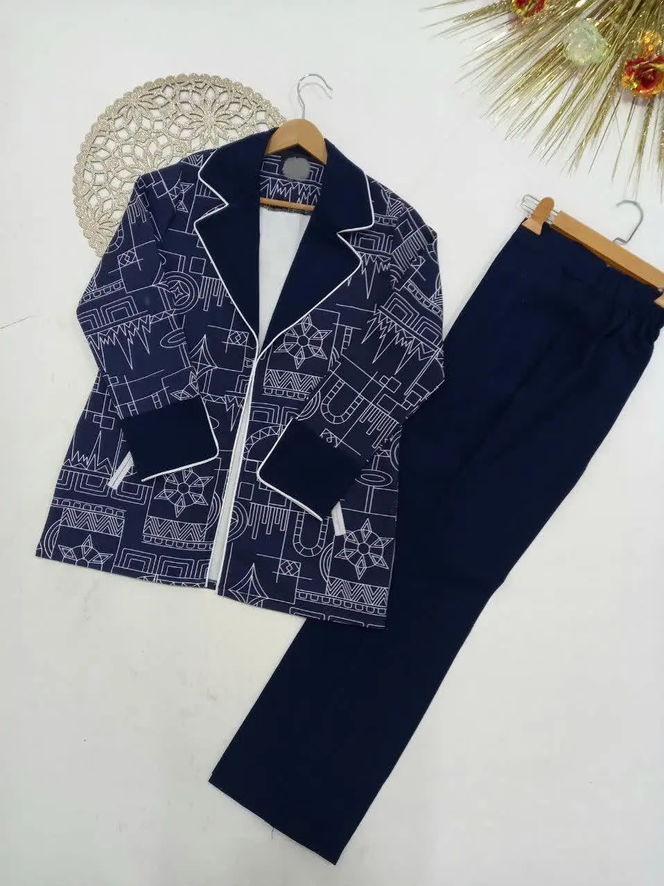 ✴️نام: مانتو و شلوار
