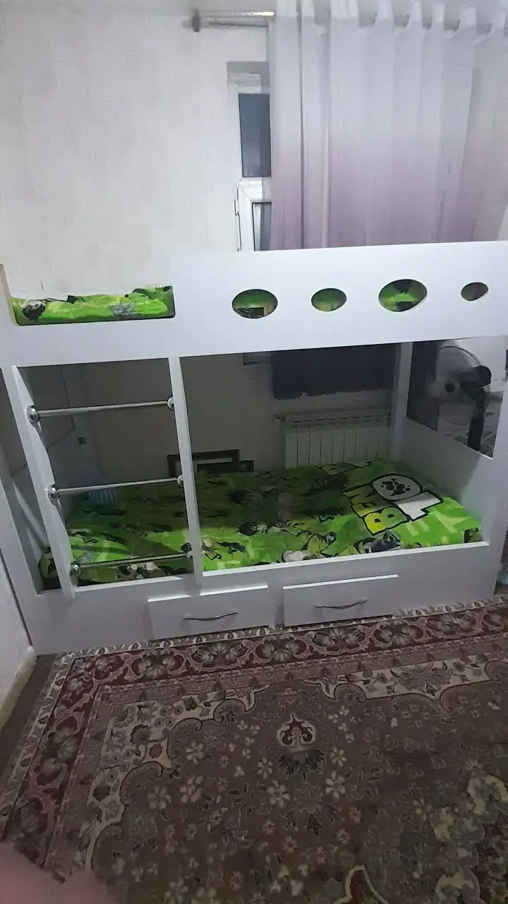 تختخواب دو طبقه‌ام دی آف سفارشی ساختن با دو کشوی بزرگ 
