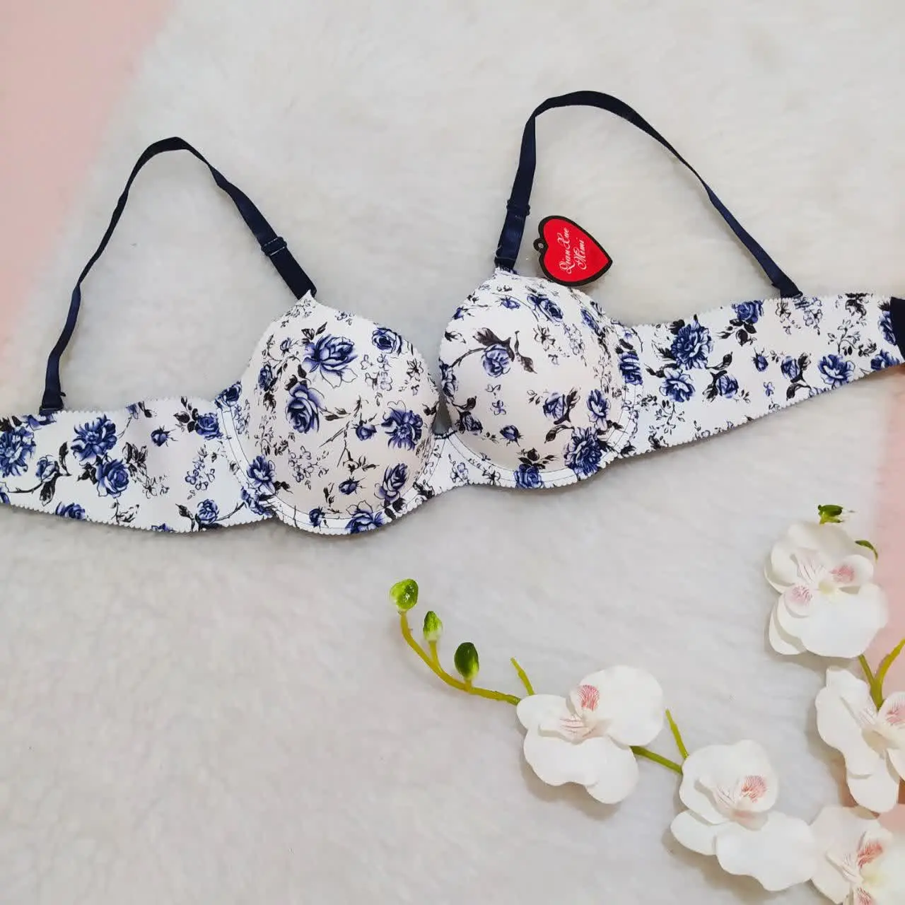 سوتین اسفنجی لیزری😍😍
