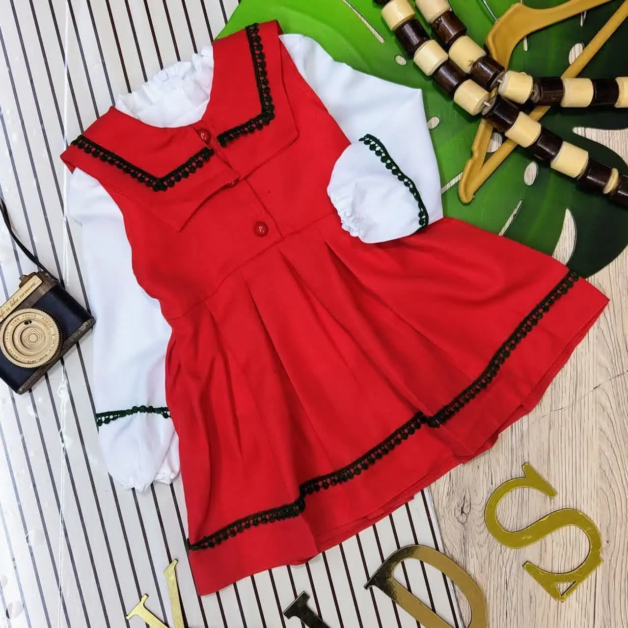 شامل سارافون و بلوز