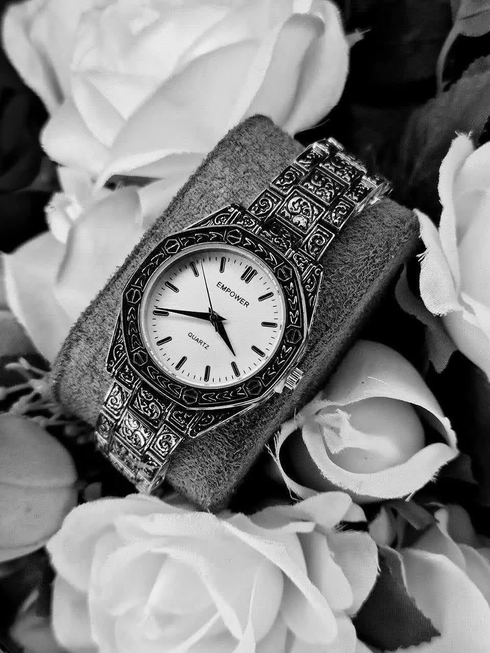 ساعت زنانه هخامنشی فوق العا...