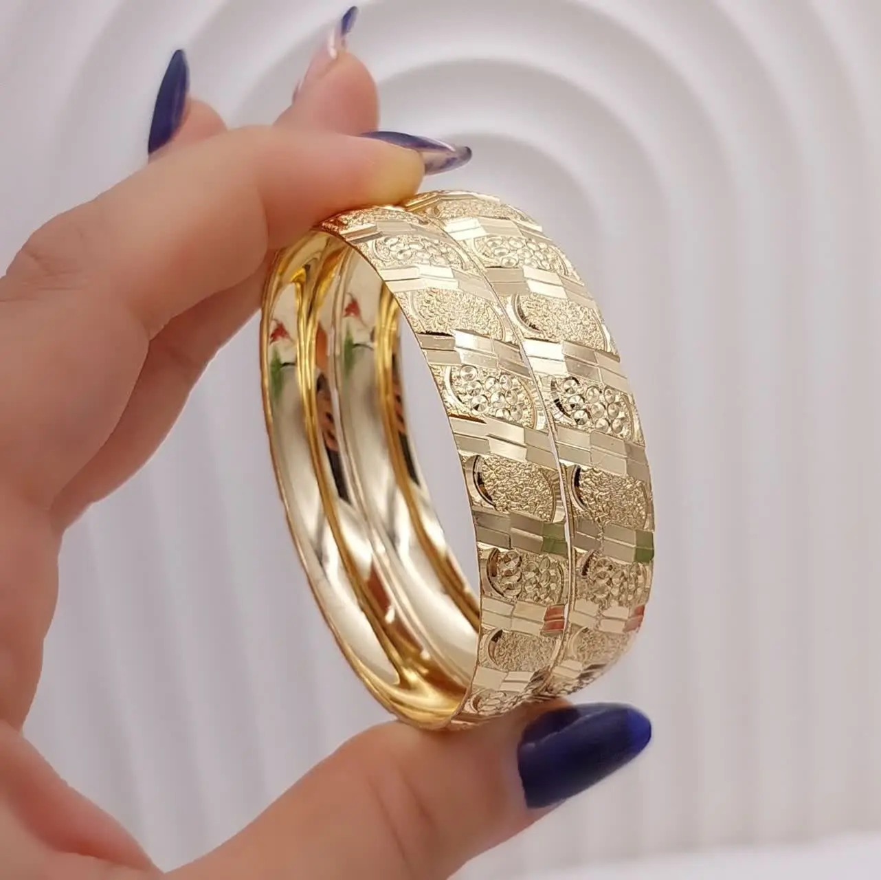 #النگو طلا‌روس. ۱۰میل جدید😍
