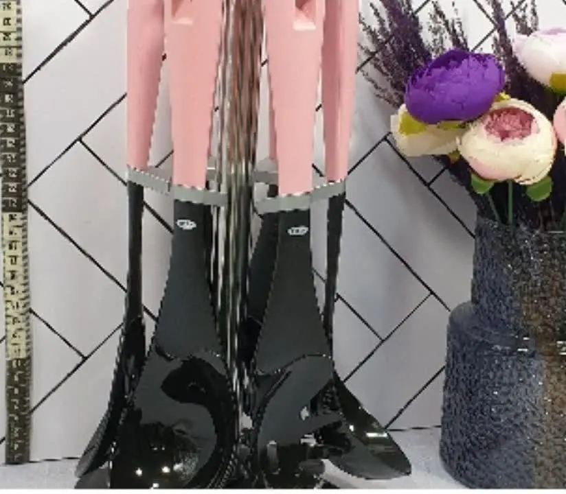 سفید و صورتی