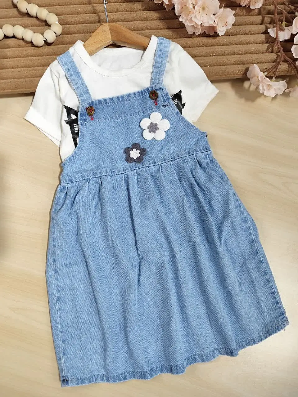 دو تیکه جین گل و پاپیون 
