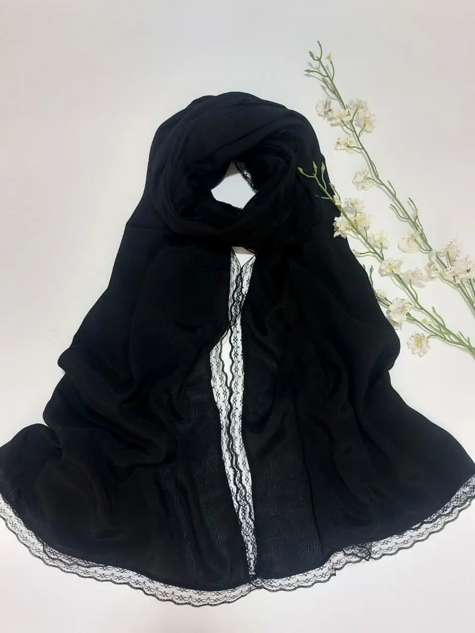 🌸 #شال مشکی حاشیه تور دار شیک😍 
