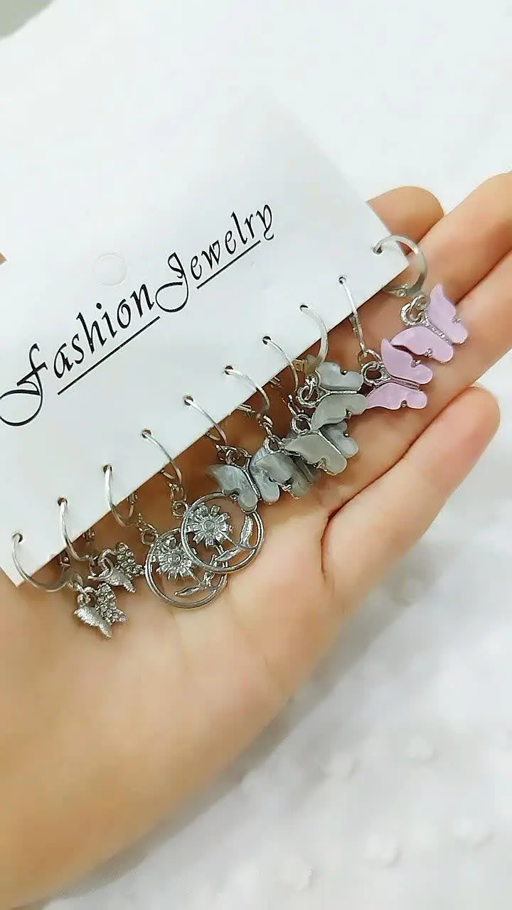 حلقه مو، که میشه به عنوان گوشواره هم استفاده کرد🤩🤩
