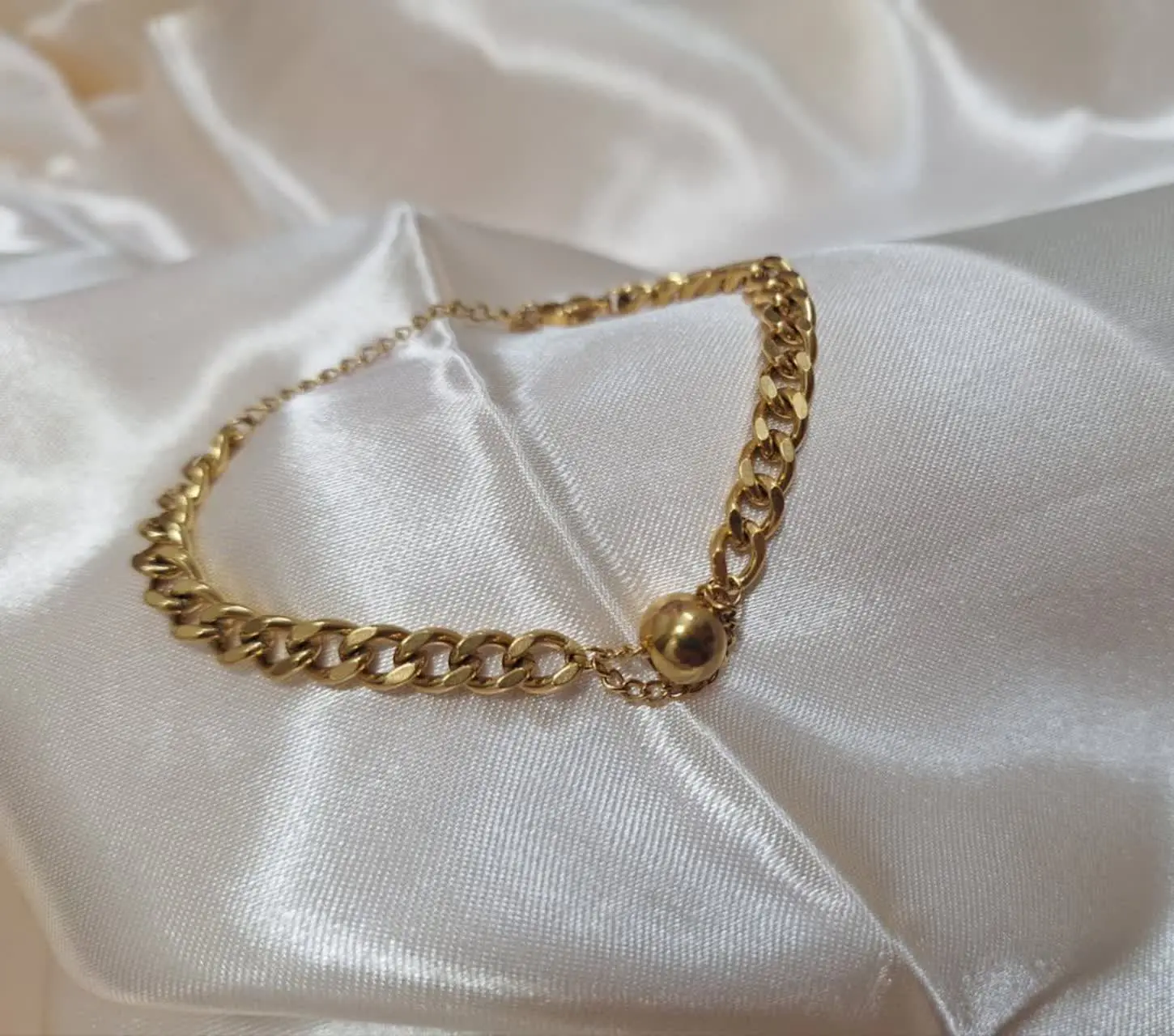 دستبند طرح گوی و کارتیر؛ 
