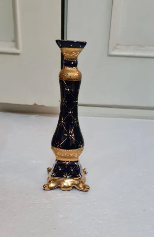 شمعدان سورمه‌ای 
