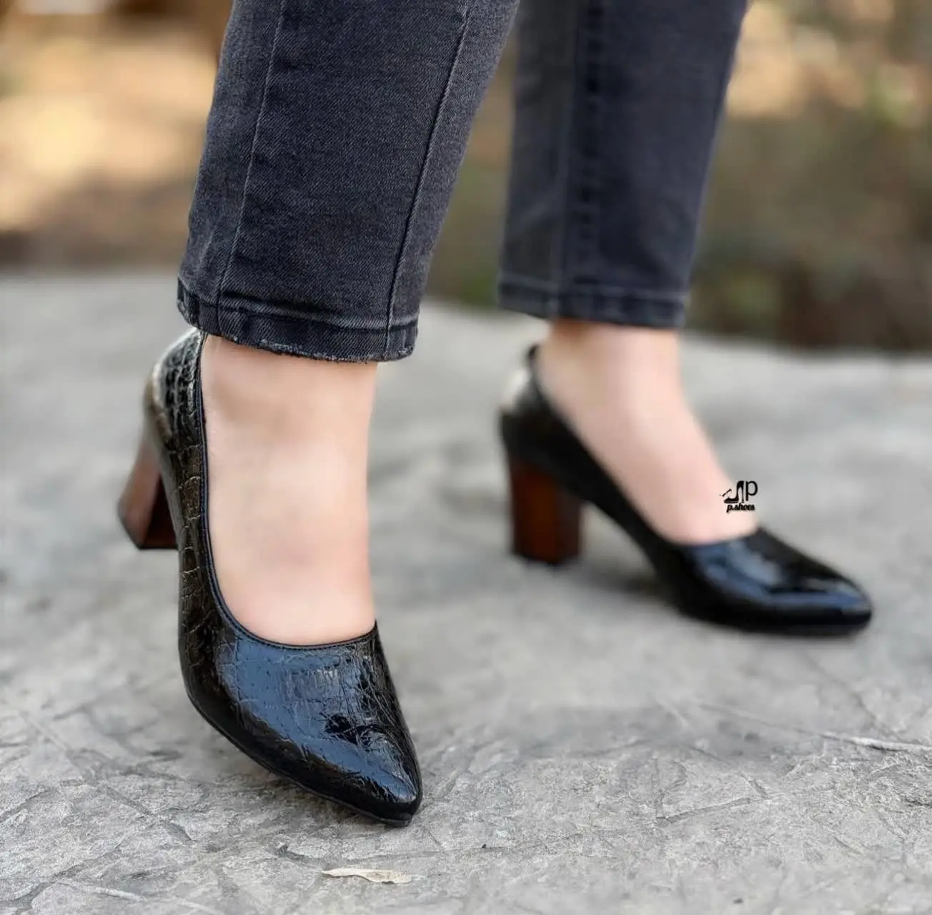 پاشنه دلتا چوبی