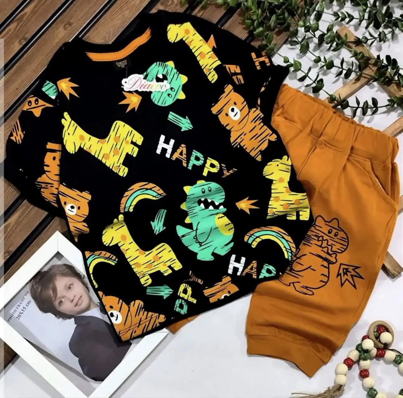 چون خیلی درخواست تیشرت شلوارک داشتین زیباترین مدل سال تقدیم نگاه زیباتون ☺️☺️
