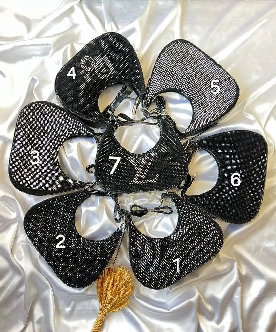 قایقی مدل نگین دار
