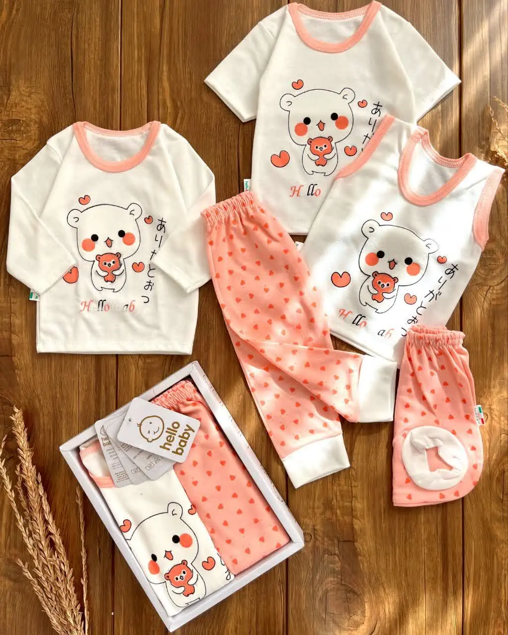 پنج تیکه جعبه‌ای پیشی دوست داشتنی
